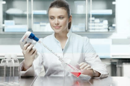 Förder-, Dosier-, Vakuumtechnik: Neue elektronische Pipettierhilfe