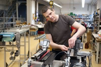 Wirtschaft + Unternehmen: IWB Industrietechnik: Gefragte Sonderlösungen Wirtschaft + Unternehmen: IWB Industrietechnik: Gefragte Sonderlösungen