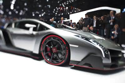 Wirtschaft + Unternehmen: Pirelli und Lamborghini: Seit 50 Jahren unzertrennlich Wirtschaft + Unternehmen: Pirelli und Lamborghini: Seit 50 Jahren unzertrennlich