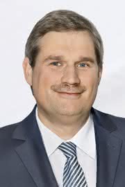 Wirtschaft + Unternehmen: Dämpfer für Heraeus: Umsatz und Ergebnis rückläufig