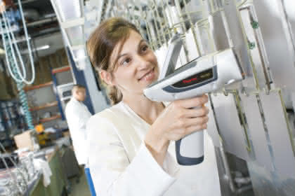 Produkt der Woche: "Labor in der Hand"  - RFA-Handspektrometer XL3 analysiert direkt vor Ort