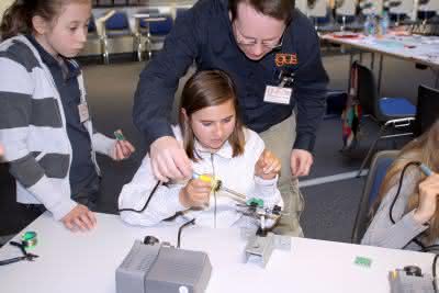 Wirtschaft + Unternehmen: Gelungener Girls' Day bei Igus