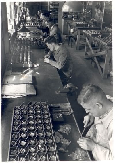 Wirtschaft + Unternehmen: Jubiläum: 100 Jahre Reiner Wirtschaft + Unternehmen: Jubiläum: 100 Jahre Reiner