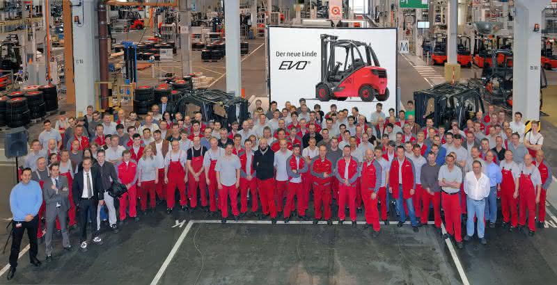 Wirtschaft + Unternehmen: Linde MH freut sich über Erfolg der EVO-Reihe