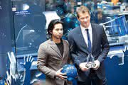 Wirtschaft + Unternehmen: Schunk wieder auf der HMI: Jens Lehmann fängt Besucher ein Wirtschaft + Unternehmen: Schunk wieder auf der HMI: Jens Lehmann fängt Besucher ein
