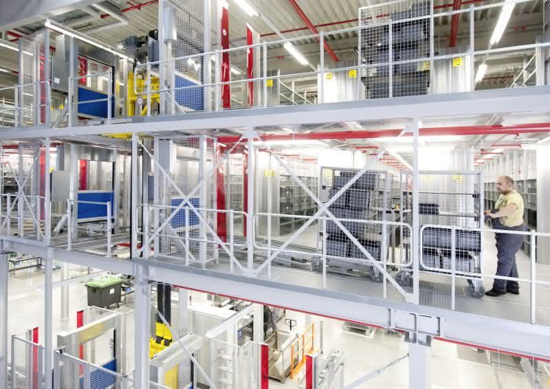 Wirtschaft + Unternehmen: SSI Schäfer kurvt durchs Porsche-Lager