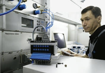 Festo: Gefragter Automatisierungspartner in Russland: Zunehmende Qualitäts-, Energieeffizienz- und Exportorientierung russischer Maschinenbauer Festo: Gefragter Automatisierungspartner in Russland: Zunehmende Qualitäts-, Energieeffizienz- und Exportorientierung russischer Maschinenbauer