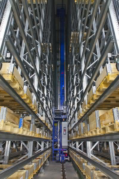 Logistiklösung: Automatisiertes Hochregallager Logistiklösung: Automatisiertes Hochregallager