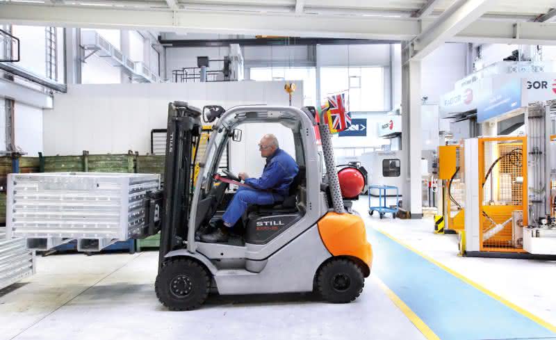 Flotte beim Autozulieferer GKN intelligent gemanagt: Stapler treten die Energiebremse Flotte beim Autozulieferer GKN intelligent gemanagt: Stapler treten die Energiebremse