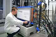 News: Durchbruch für neuartige Stromspeicher: Große und leistungsfähige Redox-Flow-Batterie