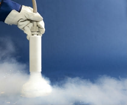 Temperiertechnik: CARBO bietet bedarfsgerechte Eigenproduktion von Trockeneis für Laboratorien