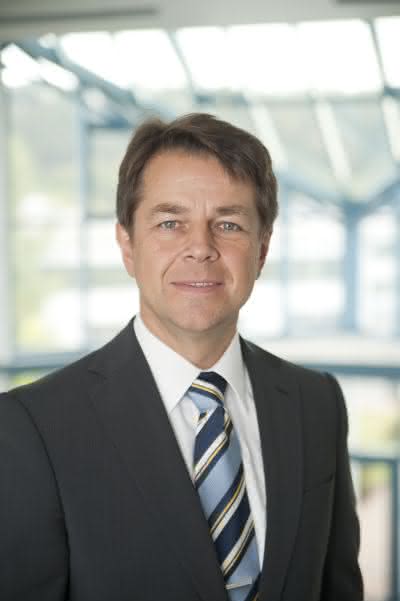 Wirtschaft + Unternehmen: Doppelspitze: Weiss erweitert Geschäftsführung