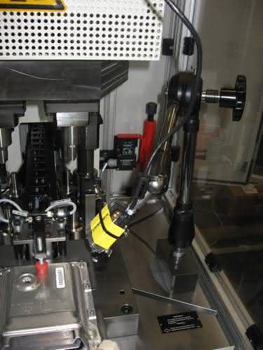 Rund-Punkt-Verbindungen: Konventionelle Schraubtechnik ersetzen Rund-Punkt-Verbindungen: Konventionelle Schraubtechnik ersetzen