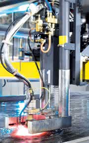 Plasmaschneidsystem: Über und im Wasser