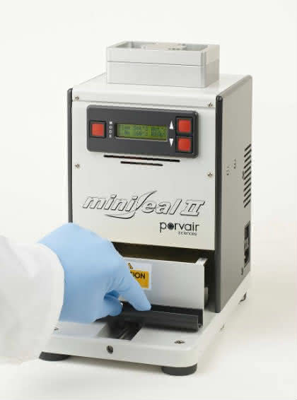 MiniSeal II Heat Sealer von Porvair Sciences: Versiegelt Mikrotestplatten jeder Art und Größe