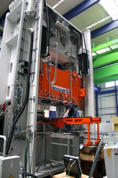 Kniehebelpresse: Starke Maschine Kniehebelpresse: Starke Maschine