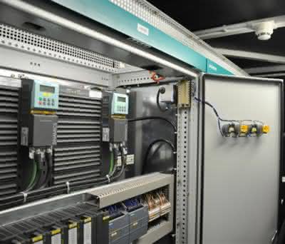 Wirtschaft + Unternehmen: Siemens-Technik bringt Riesenrad in Schwung Wirtschaft + Unternehmen: Siemens-Technik bringt Riesenrad in Schwung
