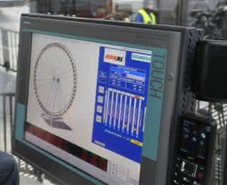 Wirtschaft + Unternehmen: Siemens-Technik bringt Riesenrad in Schwung Wirtschaft + Unternehmen: Siemens-Technik bringt Riesenrad in Schwung