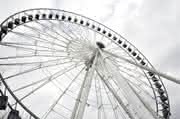 Wirtschaft + Unternehmen: Siemens-Technik bringt Riesenrad in Schwung