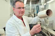 Dresdner Textilforscher stellen erstmals 100-prozentige Chitosan-Fasern her: Bio-Garne aus Krabben-Schalen