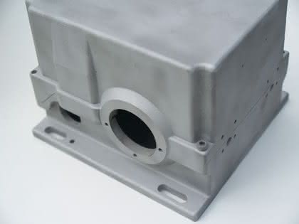 Aluminium-Formteile: Silberner Fluß