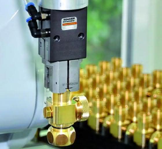 Greifer und Schwenkeinheiten für Armaturenteile: Massenweise gedrehtes Messing Greifer und Schwenkeinheiten für Armaturenteile: Massenweise gedrehtes Messing