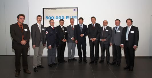 News: Carl Zeiss Förderfonds zieht in Oberkochen positive Bilanz