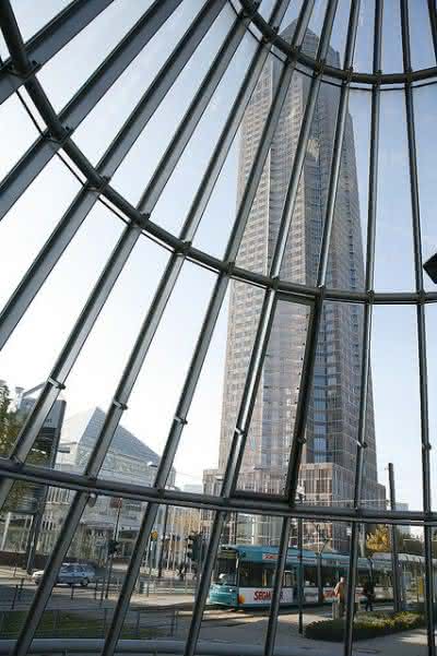 Wirtschaft + Unternehmen: Messe Frankfurt erzielt Rekordumsatz
