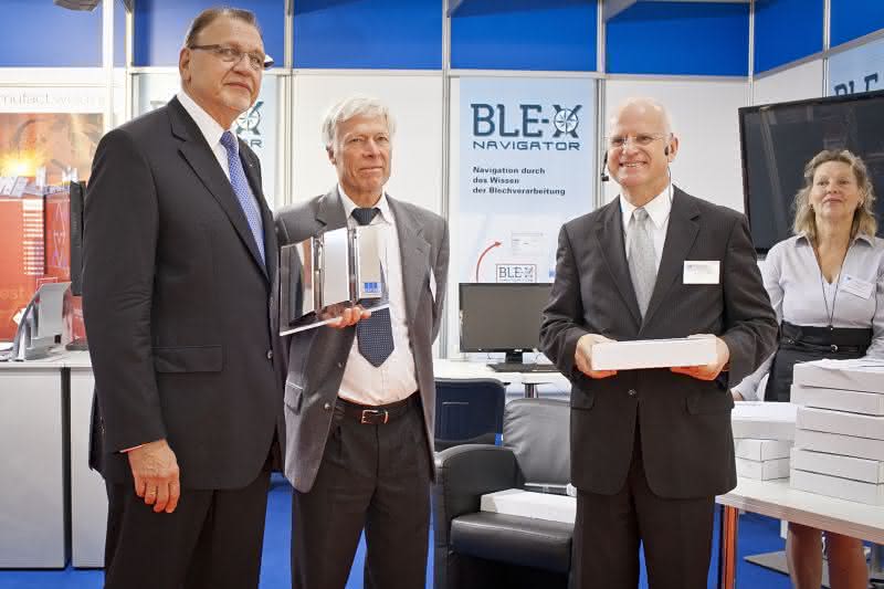Wirtschaft + Unternehmen: Promess für Innovation in der Allianz gewürdigt Wirtschaft + Unternehmen: Promess für Innovation in der Allianz gewürdigt