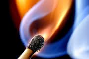 Material- und Werkstoffprüfung: Dem Brandstifter auf der Spur