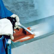 Werkstoffe: Prozess-Effizienz mit Trockeneis Werkstoffe: Prozess-Effizienz mit Trockeneis