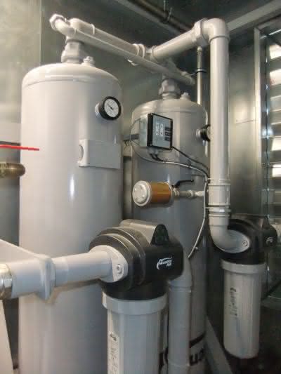 Hydraulik + Pneumatik: Für hohe Standards in der Halbleiterindustrie Hydraulik + Pneumatik: Für hohe Standards in der Halbleiterindustrie