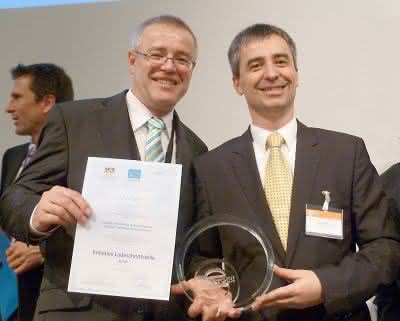 Wirtschaft + Unternehmen: Carmeq und Phoenix Contact gewinnen eCarTec Award Wirtschaft + Unternehmen: Carmeq und Phoenix Contact gewinnen eCarTec Award