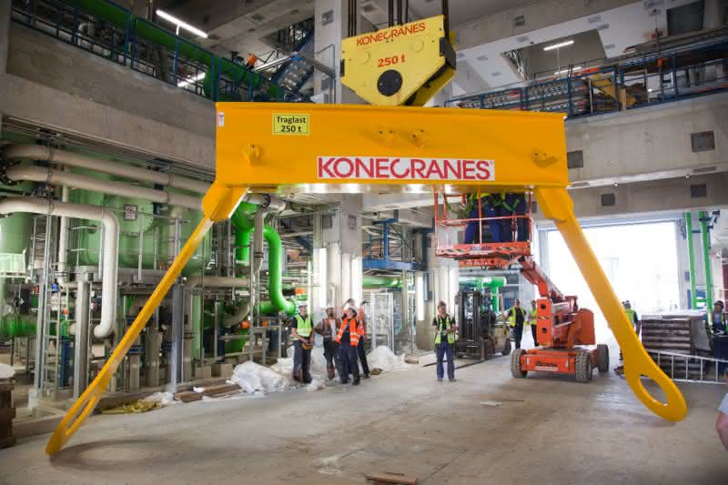 Fördertechnik: 200 Tonnen 35 Meter gehoben