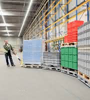 Fördertechnik: Rollpalette: Paletten auch als Zug