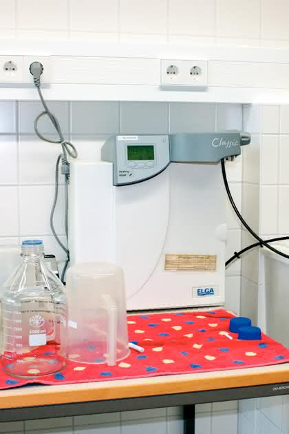 Umweltanalytik + Reinstwasser: Wasseraufbereitung im Prüfinstitut  Hermes Hansecontrol: Sichere Wasserversorgung für präzise Produkttests