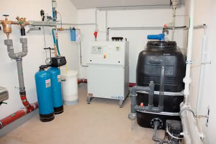 Umweltanalytik + Reinstwasser: Wasseraufbereitung im Prüfinstitut  Hermes Hansecontrol: Sichere Wasserversorgung für präzise Produkttests