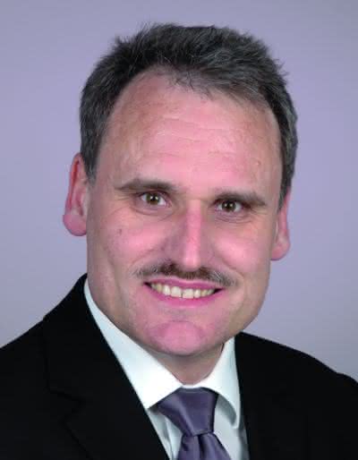 Wirtschaft + Unternehmen: Dr. Walter Angelis neuer Entwicklungschef Lufttechnik bei Ziehl-Abegg Wirtschaft + Unternehmen: Dr. Walter Angelis neuer Entwicklungschef Lufttechnik bei Ziehl-Abegg