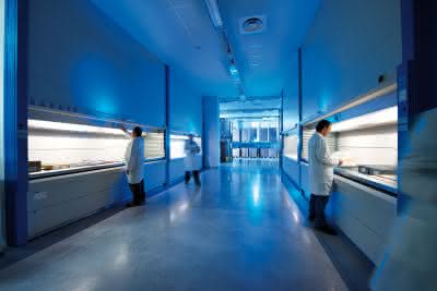 Wirtschaft + Unternehmen: Finder: Neues Fertigungszentrum in Turin