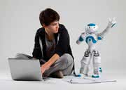 Wirtschaft + Unternehmen: SolidWorks: Nao-Roboter hilft Menschen mit Autismus