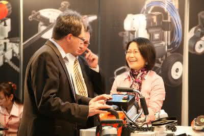 Wirtschaft + Unternehmen: Euroblech 2012: Zuwächse trotz verhaltener Stimmung Wirtschaft + Unternehmen: Euroblech 2012: Zuwächse trotz verhaltener Stimmung