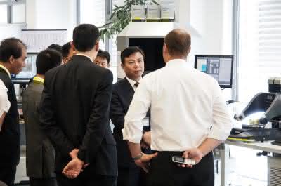 Wirtschaft + Unternehmen: Chinesische Delegation besucht Zoller Wirtschaft + Unternehmen: Chinesische Delegation besucht Zoller