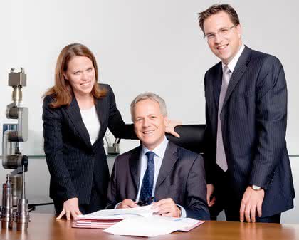Wirtschaft + Unternehmen: Erfolgsfaktor Familie Wirtschaft + Unternehmen: Erfolgsfaktor Familie