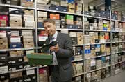 Wirtschaft + Unternehmen: Zalando feiert sein Lager in Brandenburg