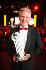 Wirtschaft + Unternehmen: Unternehmerpreis 2012 geht nach Afrika