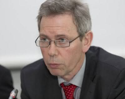 Wirtschaft + Unternehmen: Deutsche Laserindustrie: Geschäftsentwicklung 2011 und Ausblick Wirtschaft + Unternehmen: Deutsche Laserindustrie: Geschäftsentwicklung 2011 und Ausblick