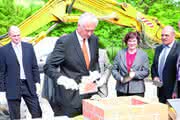 Wirtschaft + Unternehmen: Leuze Electronic feiert Grundsteinlegung Wirtschaft + Unternehmen: Leuze Electronic feiert Grundsteinlegung