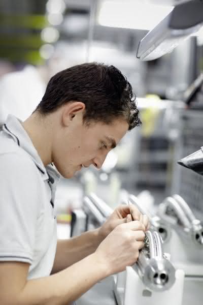 Wirtschaft + Unternehmen: Endress + Hauser übertrifft Erwartungen Wirtschaft + Unternehmen: Endress + Hauser übertrifft Erwartungen