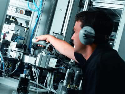 Wirtschaft + Unternehmen: Festo unterstützt VDMA Blue-Competence Initiative Wirtschaft + Unternehmen: Festo unterstützt VDMA Blue-Competence Initiative