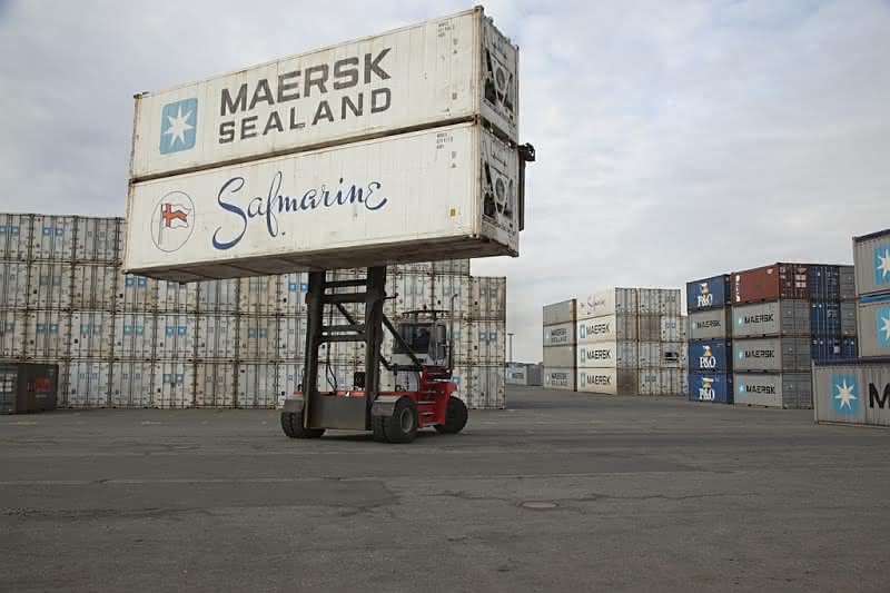 Wirtschaft + Unternehmen: Konecranes stapelt in Bremerhaven hoch Wirtschaft + Unternehmen: Konecranes stapelt in Bremerhaven hoch